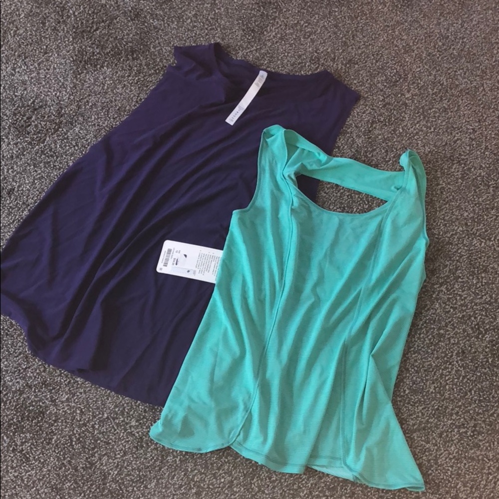Lot of 2 size 10 lululemon tank tops!